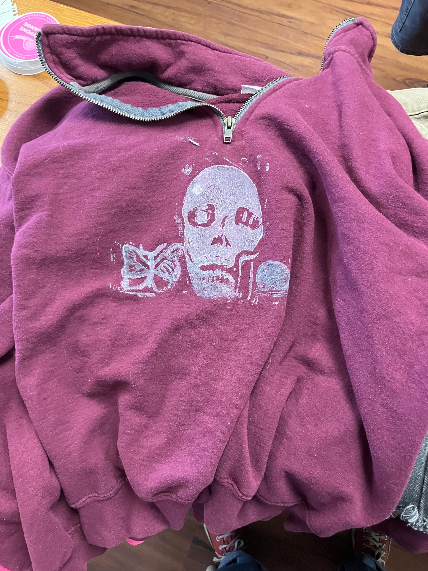 Skull sweat shirt